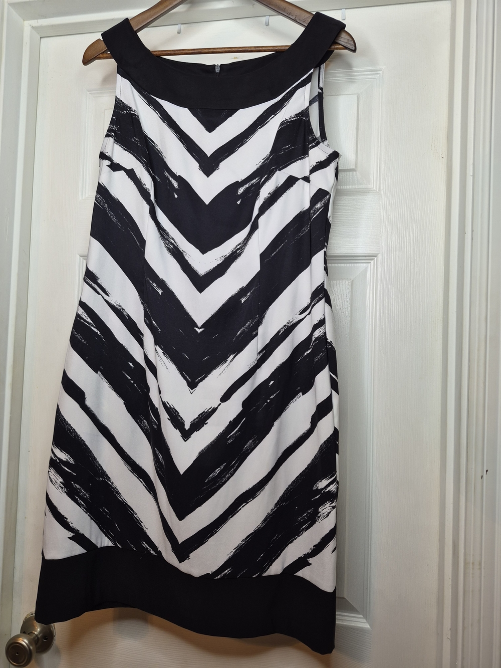 connected apparel Black and White Chevron Dress  Size 12